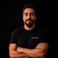 Professional portrait of Roberto, looking strategic and focused